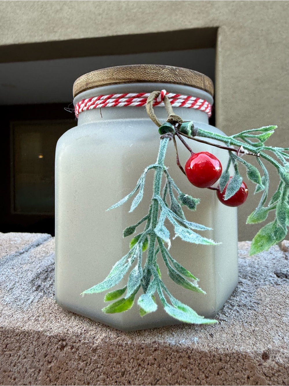 First Winter Frost “Paper White” Scented Candle – NEW, Frosted Glass Jar